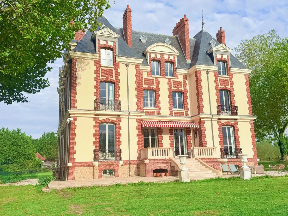 Propriété équestre de 7,8 ha avec château, Pays d'Auge