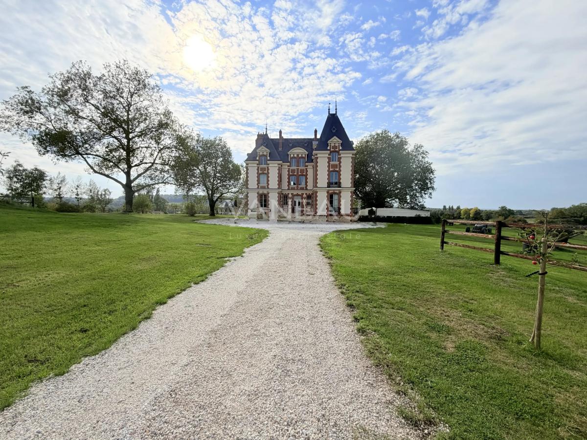 Propriété équestre de 7,8 ha avec château, Pays d'Auge