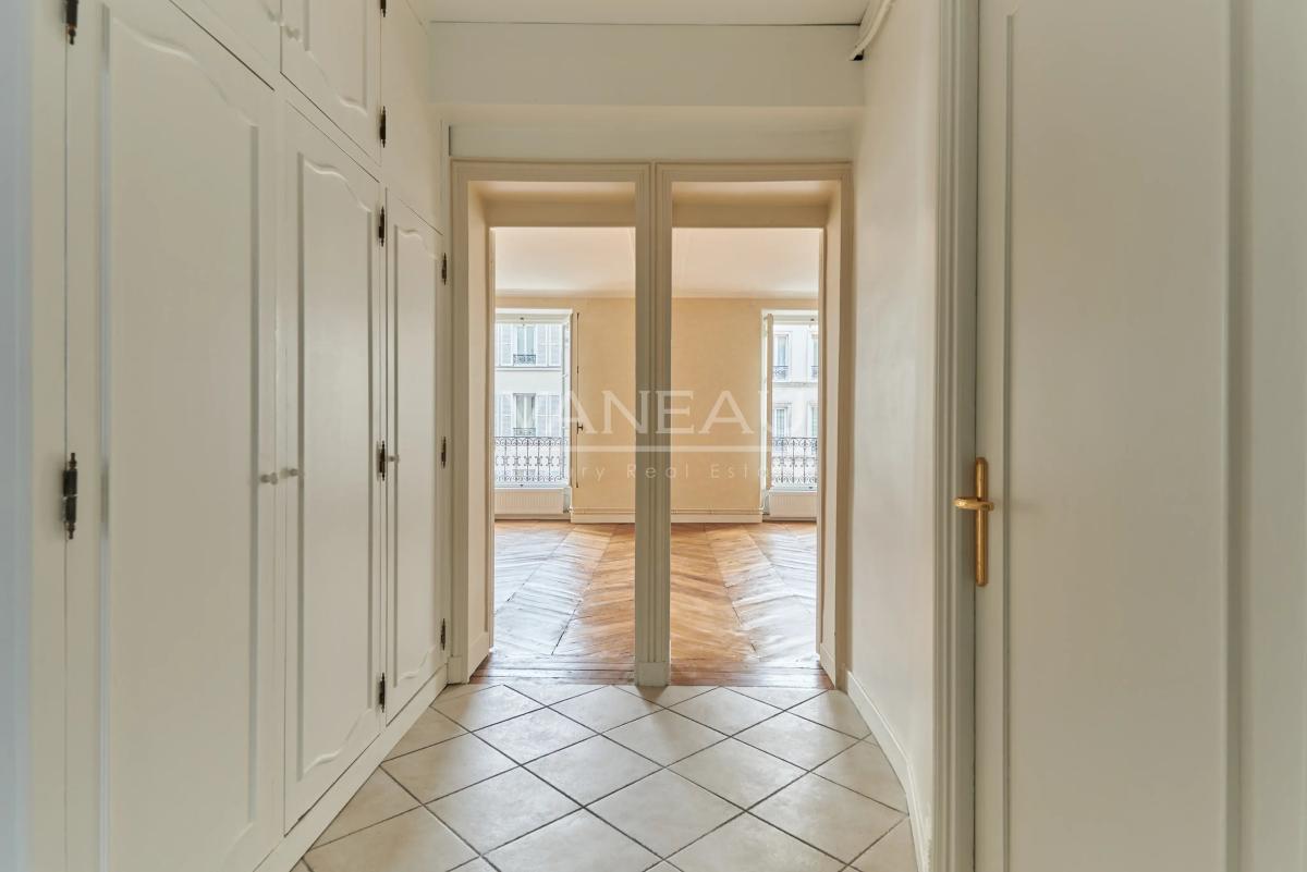 PARIS XVe - Lecourbe/Cambronne : Appartement trois pièces ensoleillé