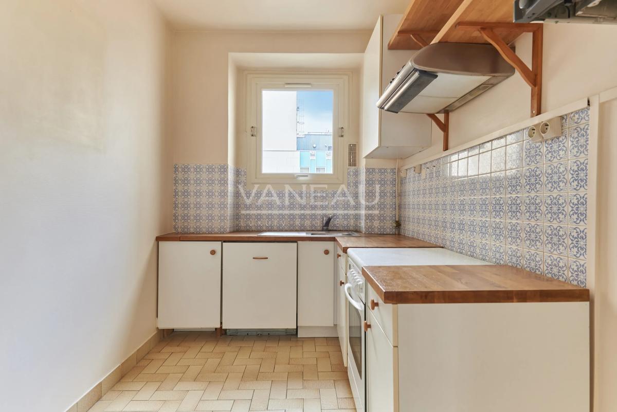 PARIS XVe - Lecourbe/Cambronne : Appartement trois pièces ensoleillé