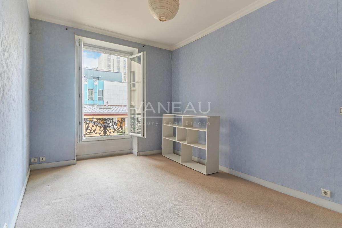 PARIS XVe - Lecourbe/Cambronne : Appartement trois pièces ensoleillé