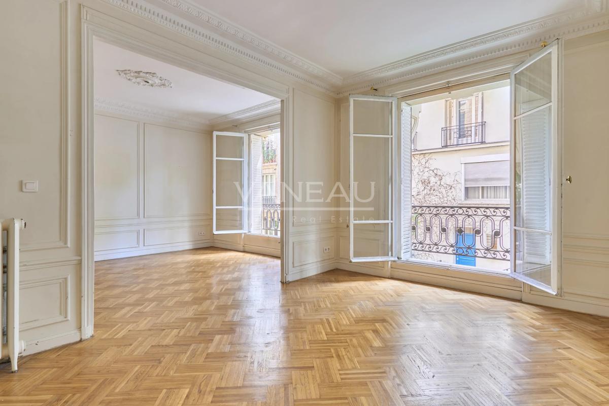 Paris XVIII - Bel ancien dans un quartier prisé