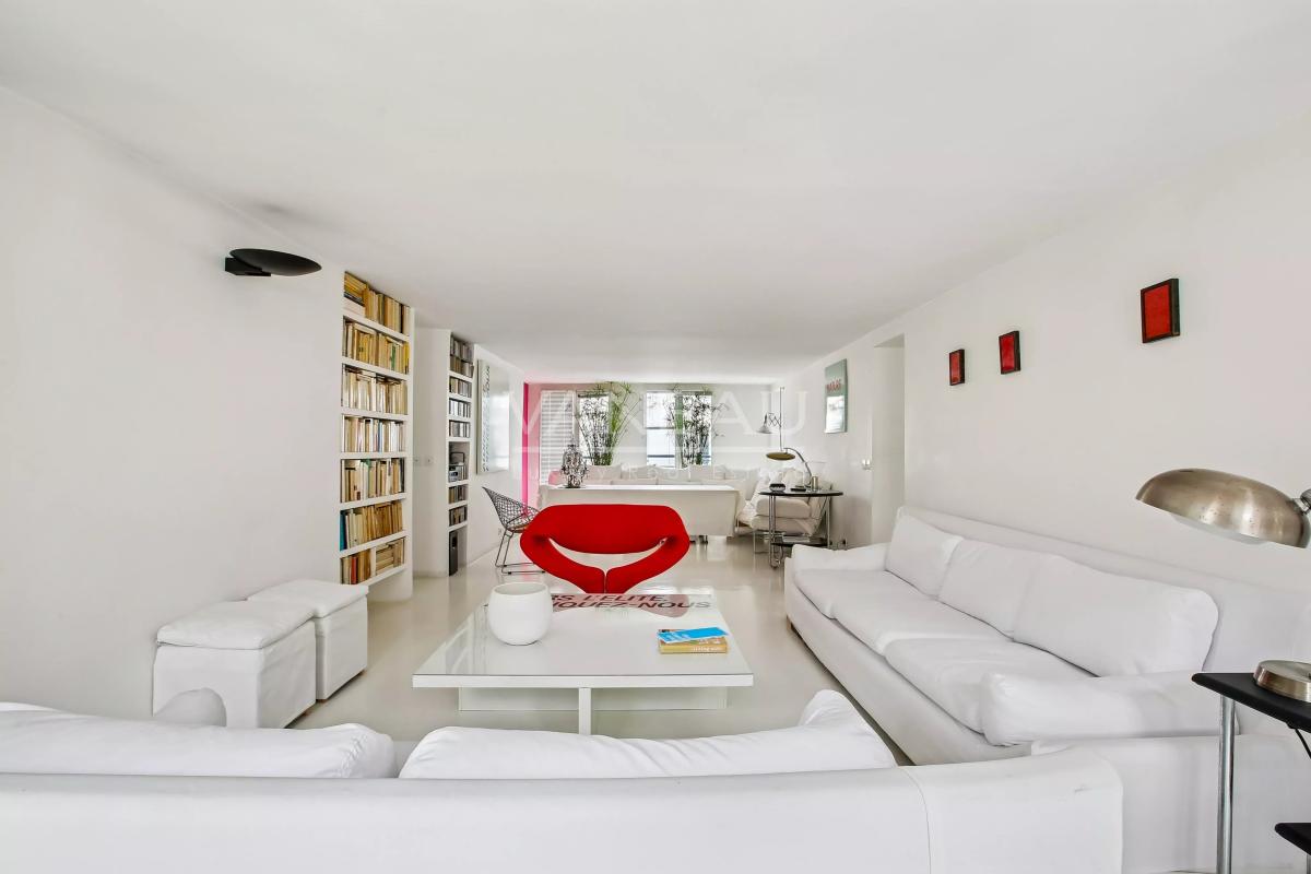 Paris 3è - Loft d'artiste en étage avec ascenseur