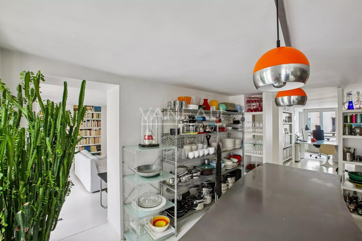 Paris 3è - Loft d'artiste en étage avec ascenseur