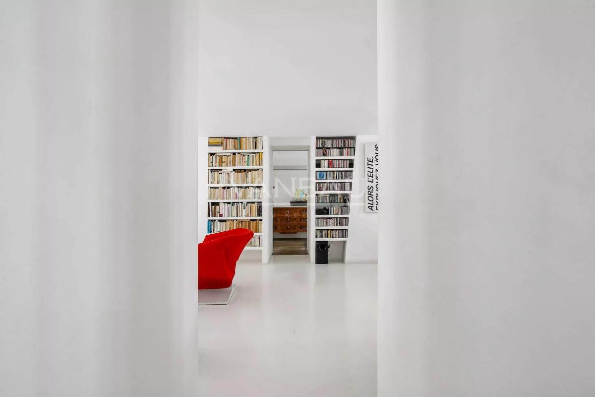 Paris 3è - Loft d'artiste en étage avec ascenseur