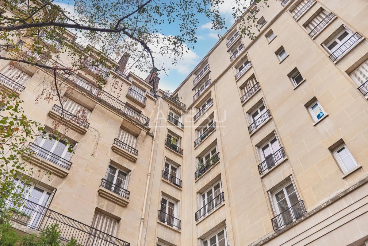 PARIS XVe - Lecourbe/Cambronne : Appartement trois pièces avec vue dégagée sur verdure