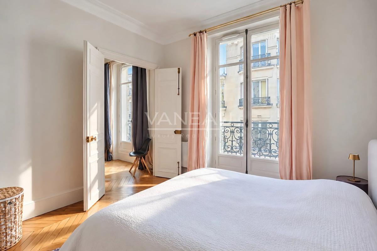 Deux pièces de standing avec balcon filant « coup de cœur » -